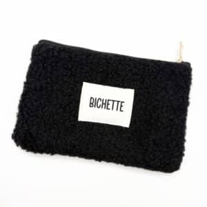 Pochette à message à fermeture éclair en coton : l’accessoire tendance à adopter ! Vous recherchez un accessoire pratique, écologique et stylé ? Découvrez notre nouvelle pochette zippée en coton, l’allié idéal pour toutes vos envies d’organisation et de style !