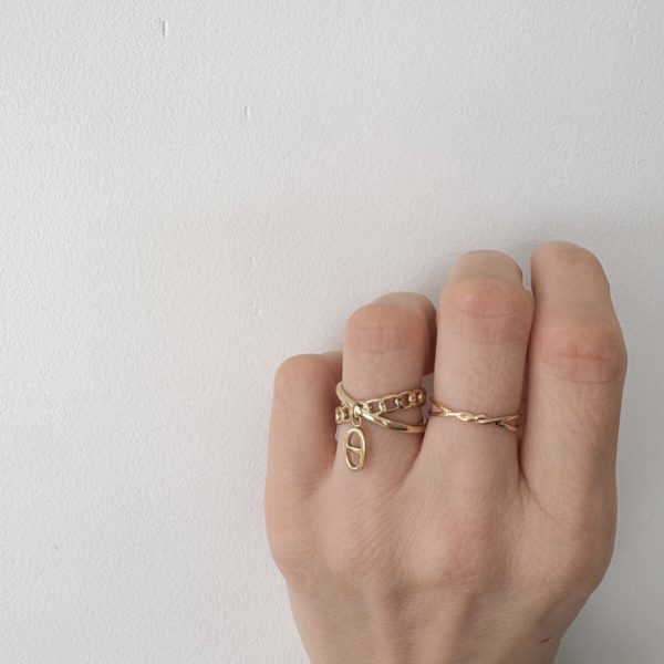 Bague EN X large composée de deux anneaux travaillés ainsi que l'un pendentif grain de café