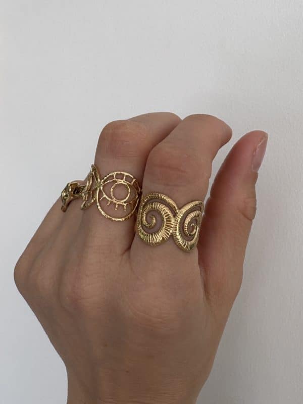 Bague large en acier inoxydable de couleur or