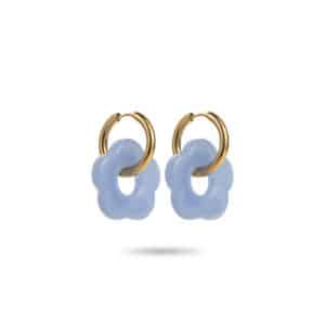 Boucles d’oreilles avec créoles en acier inoxydable doré et petites fleurs en acétate de couleur bleue