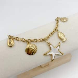 Bracelet rétro à gros maillons travaillés avec breloques étoile de mer, coquillage et soleil