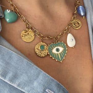 Collier à maillons et pampilles breloques coeurs et oeil de protection 