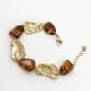Bracelet rétro avec perles d'acier inoxydable martelé et perles d'acétate de couleur ambre