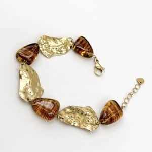 Bracelet rétro avec perles d'acier inoxydable martelé et perles d'acétate de couleur ambre