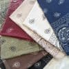 Découvrez notre sélection de foulards et écharpes, bandanas tout doux et à petits prix