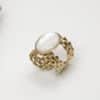Bague MATHILDE – Bague large avec pierre naturelle de nacre – Bijou doré en acier inoxydabl