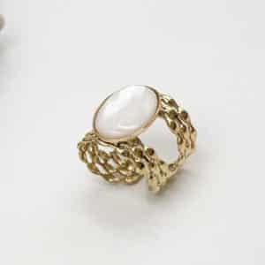 Bague MATHILDE – Bague large avec pierre naturelle de nacre – Bijou doré en acier inoxydabl