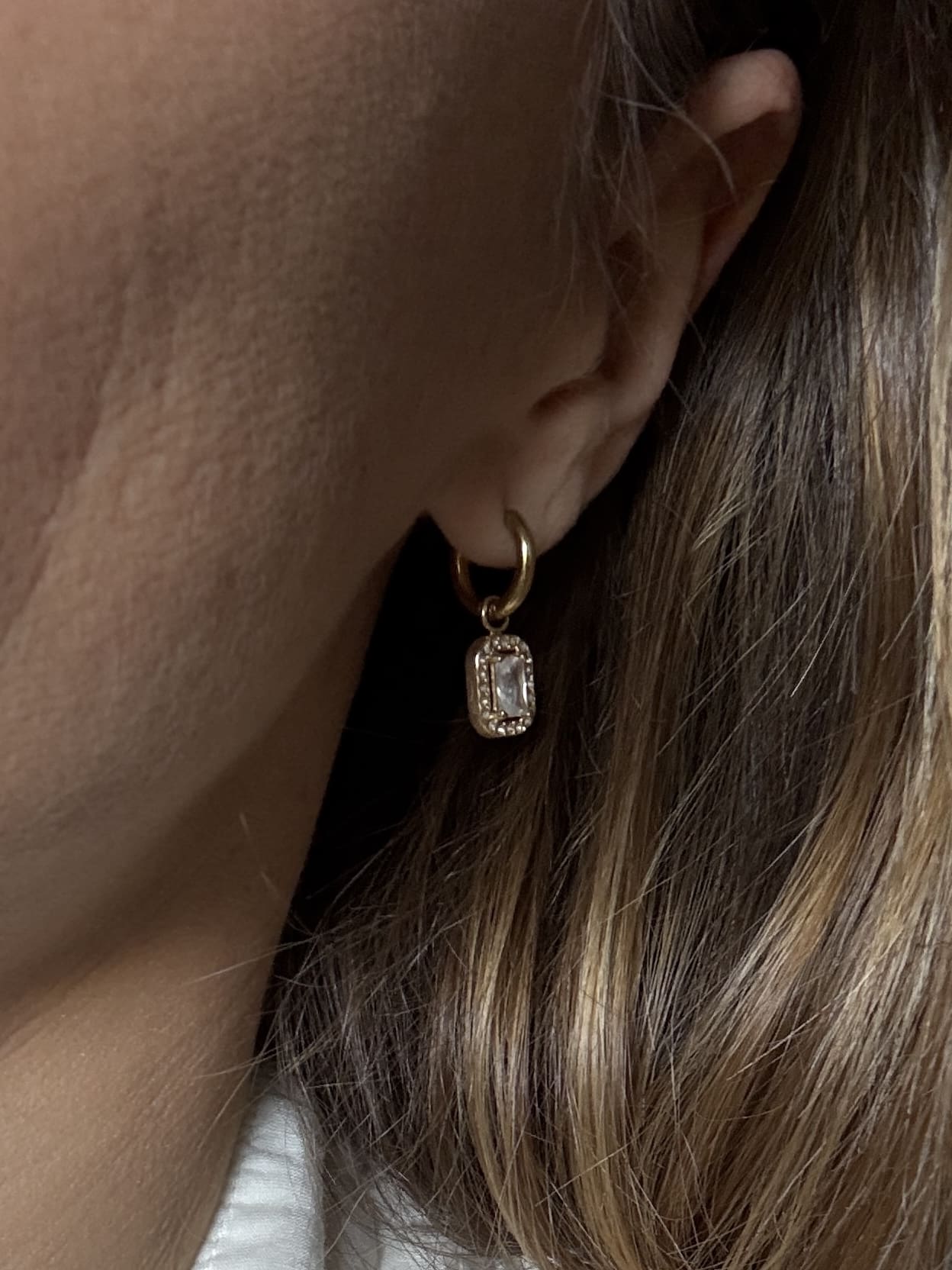 Boucles d’oreilles mini créoles en acier inoxydable et pendentifs sertis de strass