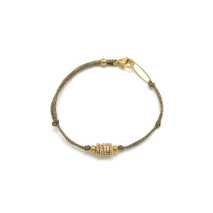 Bracelet monté sur cordon irisé doré marron à noeuds coulants et petites perles en acier inoxydable doré serties de strass