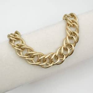 bracelet composé d’une chaine rétro vintage à grosse maille