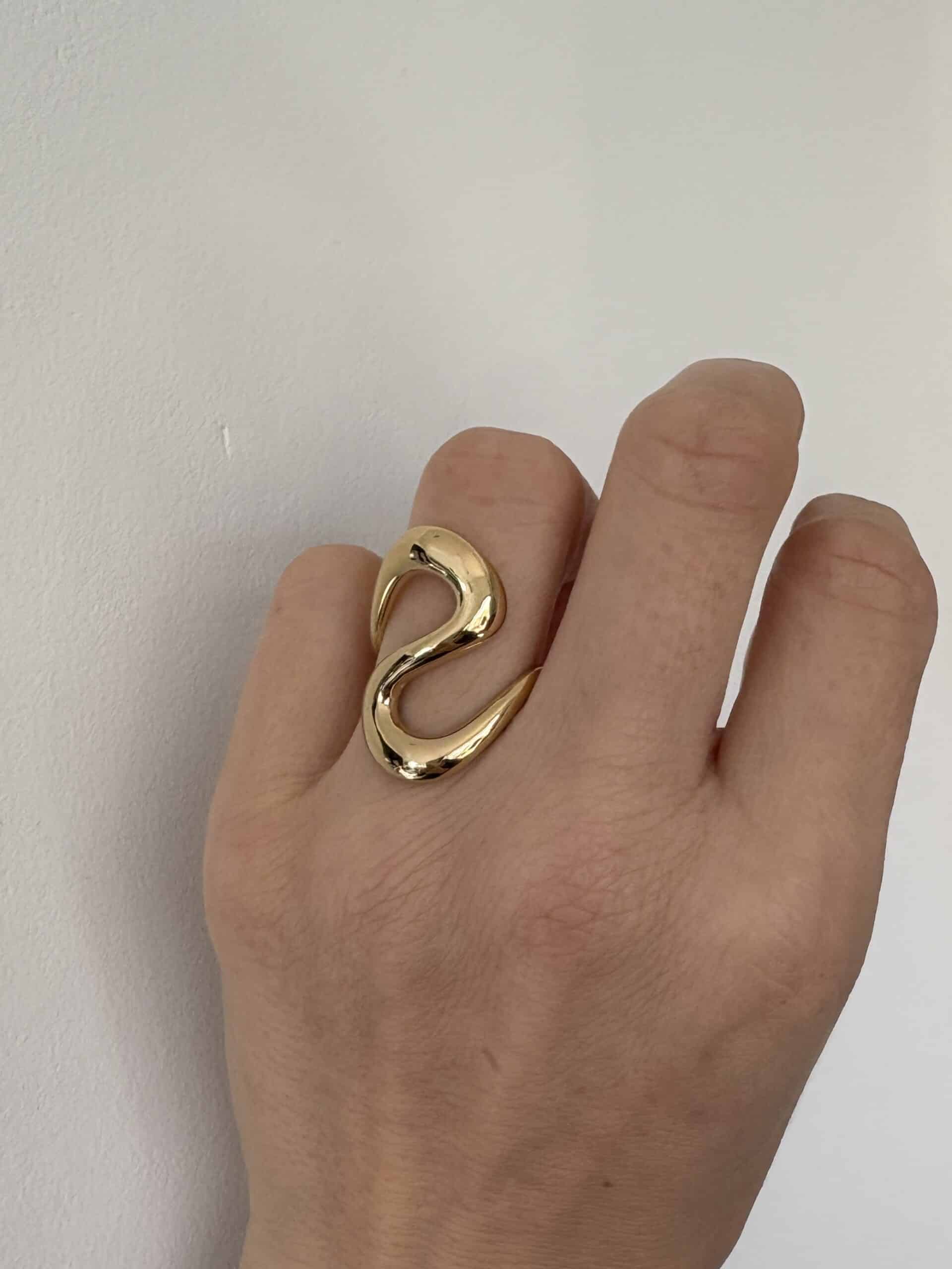 Bague très large en acier inoxydable de couleur dorée bijou femme ajustable