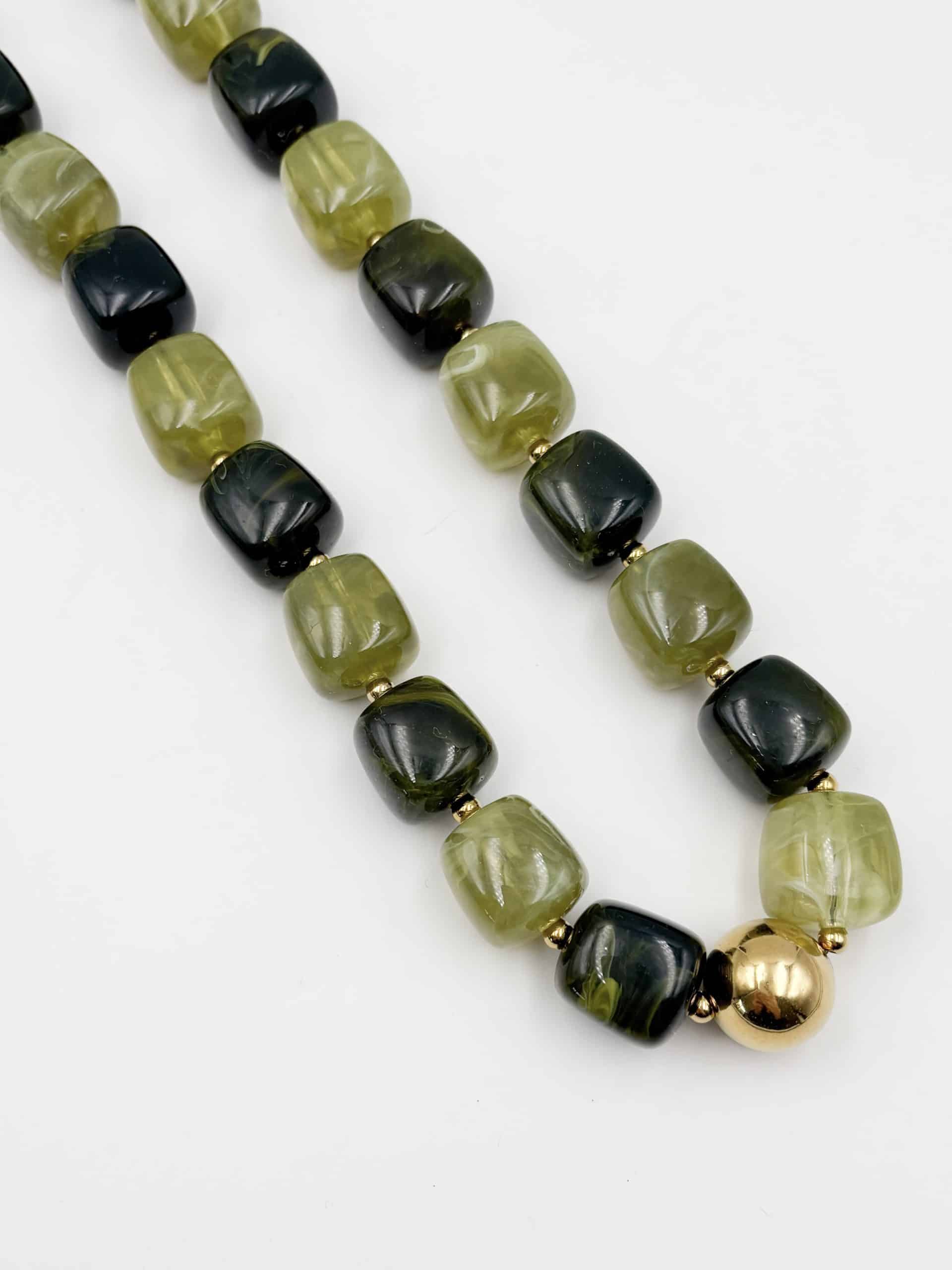 Collier pierres résine bicolore vert avec perles en acier inoxydable doré bijou en acier