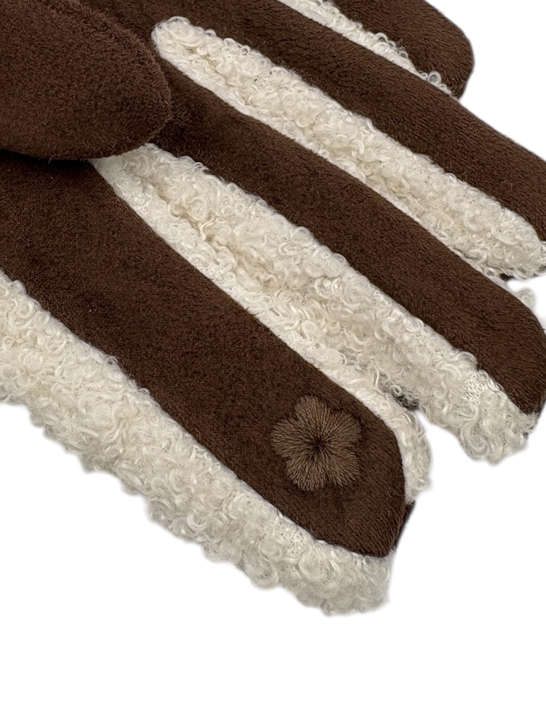 Gants marrons Cet accessoire de mode est ultra tendance. L'index est conçu de sorte à pouvoir être utilisé sur votre écran de téléphone