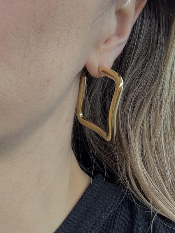 Boucles d'oreilles créoles de forme carrée en acier inoxydable de couleur or - Bijou en acier inoxydable doré