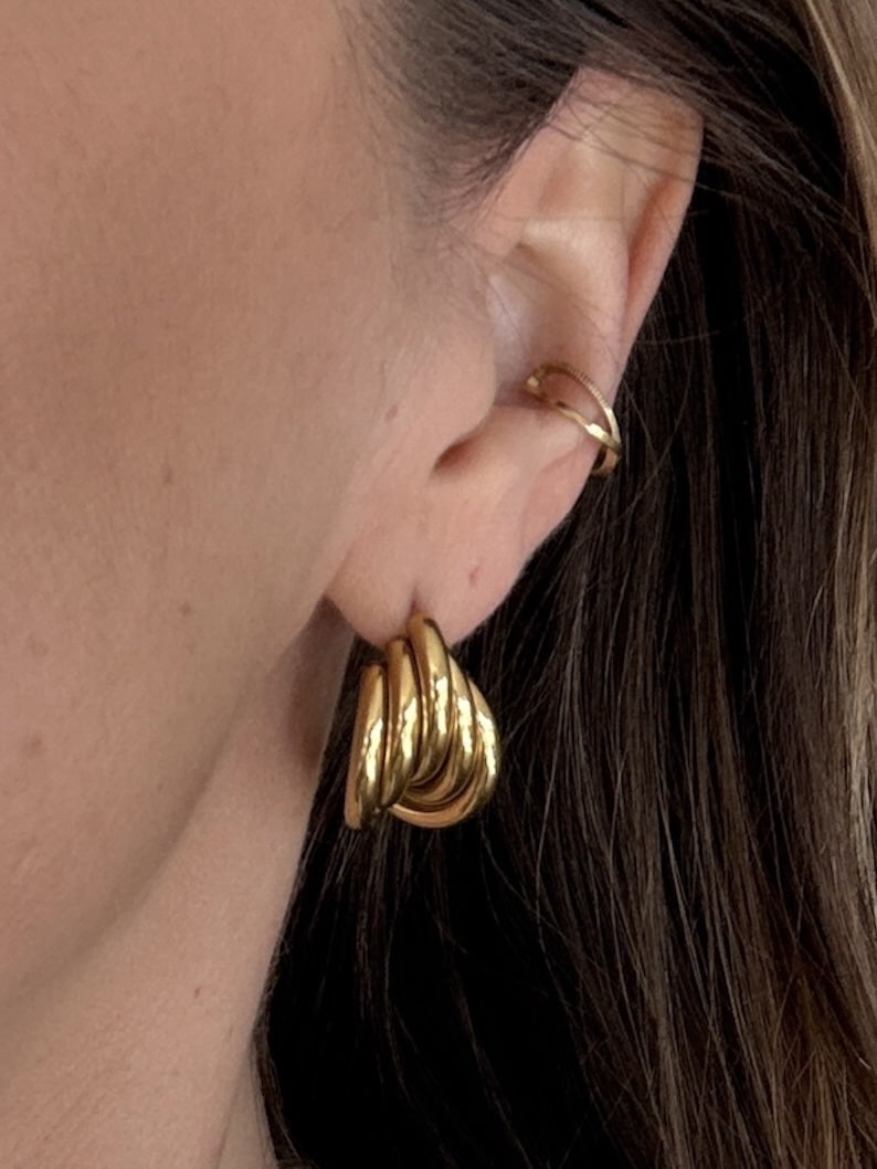 Boucles d'oreilles clous dans un look rétro vintage en acier inoxydable de couleur dorée - Bijou en acier inoxydable 