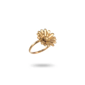 Bague à fin anneau en acier inoxydable de couleur dorée et petite marguerite sur le dessus