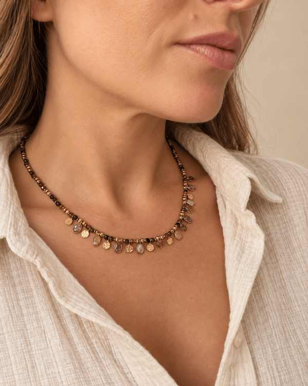 Collier à pampilles en acier inoxydable et pierres marrons